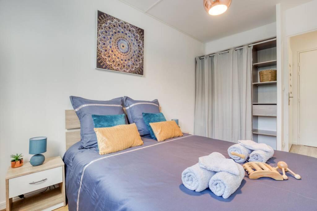 L'Elysee - Easy Check-In - Arrivee Autonome - Place Parking Privative - T2 Surequipe - Wifi - Netflix Apartment Courcouronnes Bagian luar foto